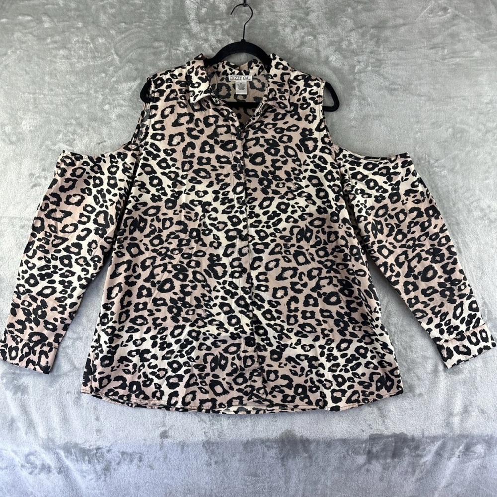 Dizzy Gal Blouse Women’s 2X Animal Print Cold Shoulder Button Up.